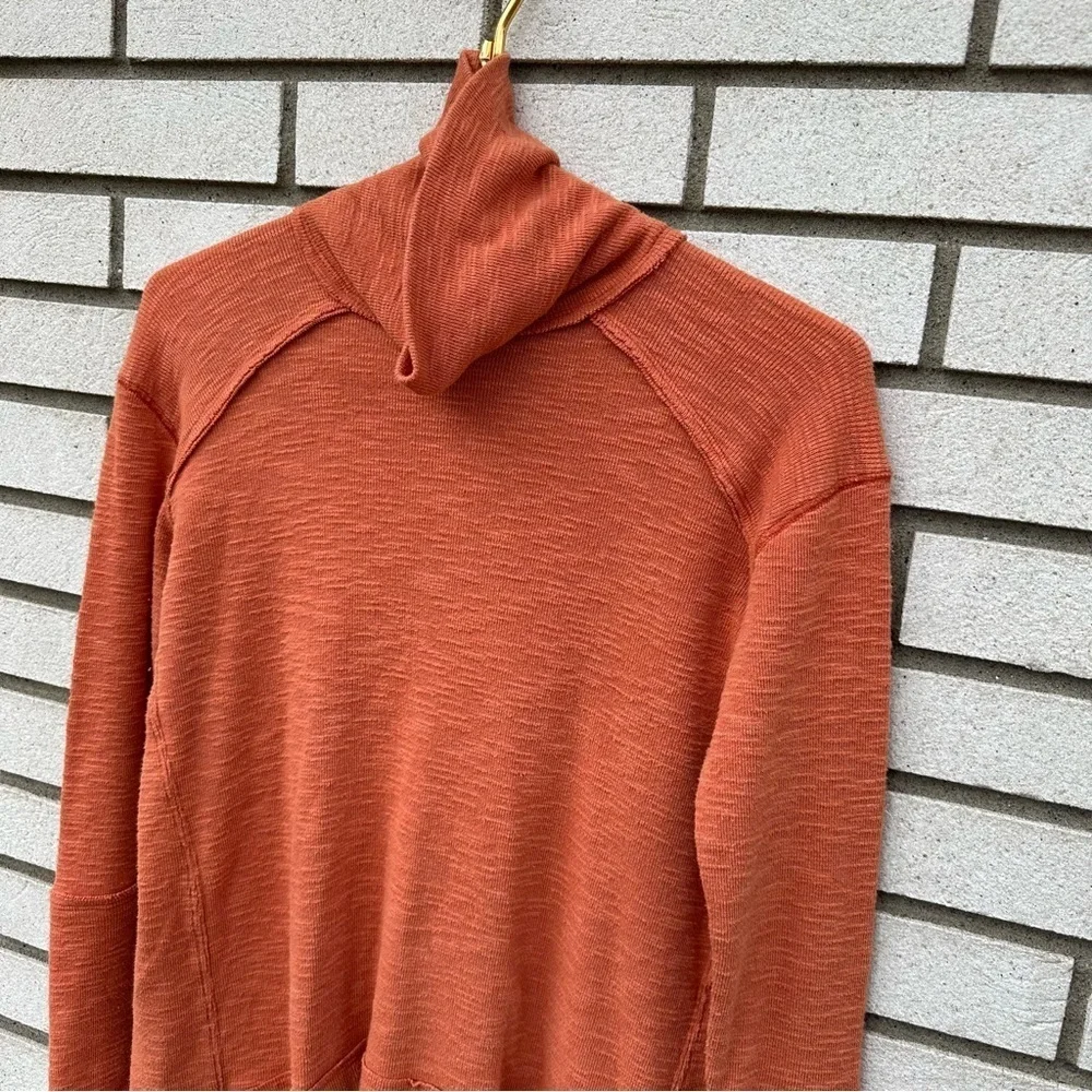We The Free People Burnt Orange Split Back Turtleneck Knit Top High Low Hem XS